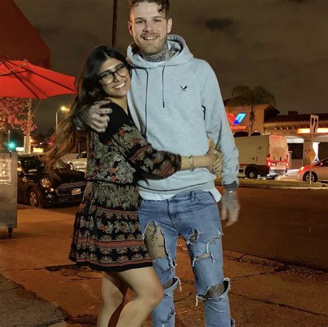 Mia Khalifa and Husband Robert Sandberg: What to。